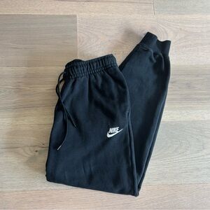 Woman’s Black Nike sweatpants/joggers size small